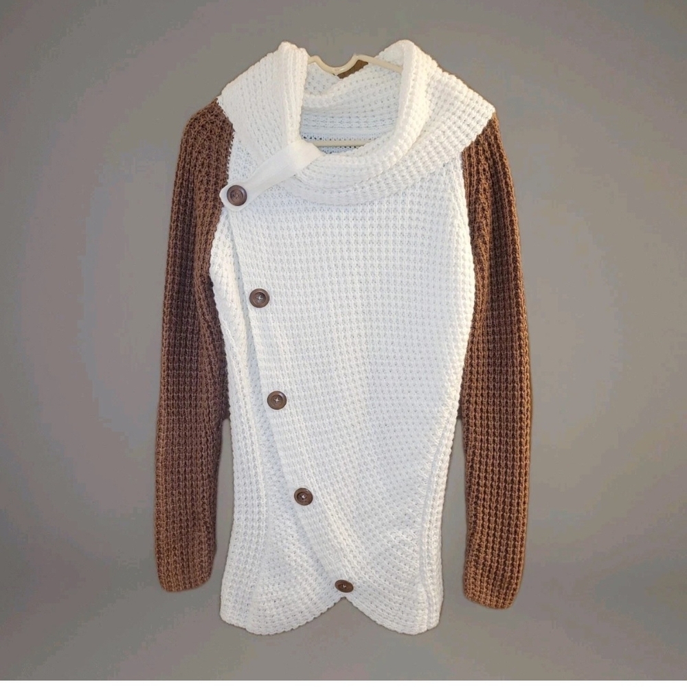 Source Unknown White and Brown Two-Tone Knit Cowl Button Cardigan